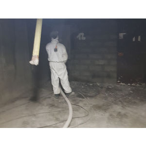 Soufflage de l'isolant en garages